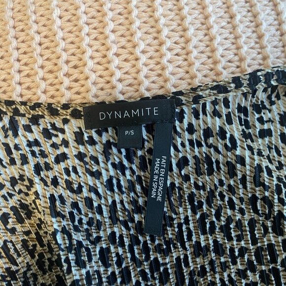 Dynamite V-Neck Wrap Leopard print‎ Crop Summer Long Sleeve Top Women's Size S - Picture 5 of 6